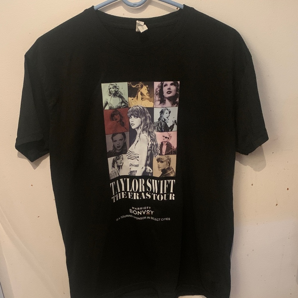 Official Taylor Swift The Eras Tour Black Graphic 60/40 Blend T SZ M-L Mens